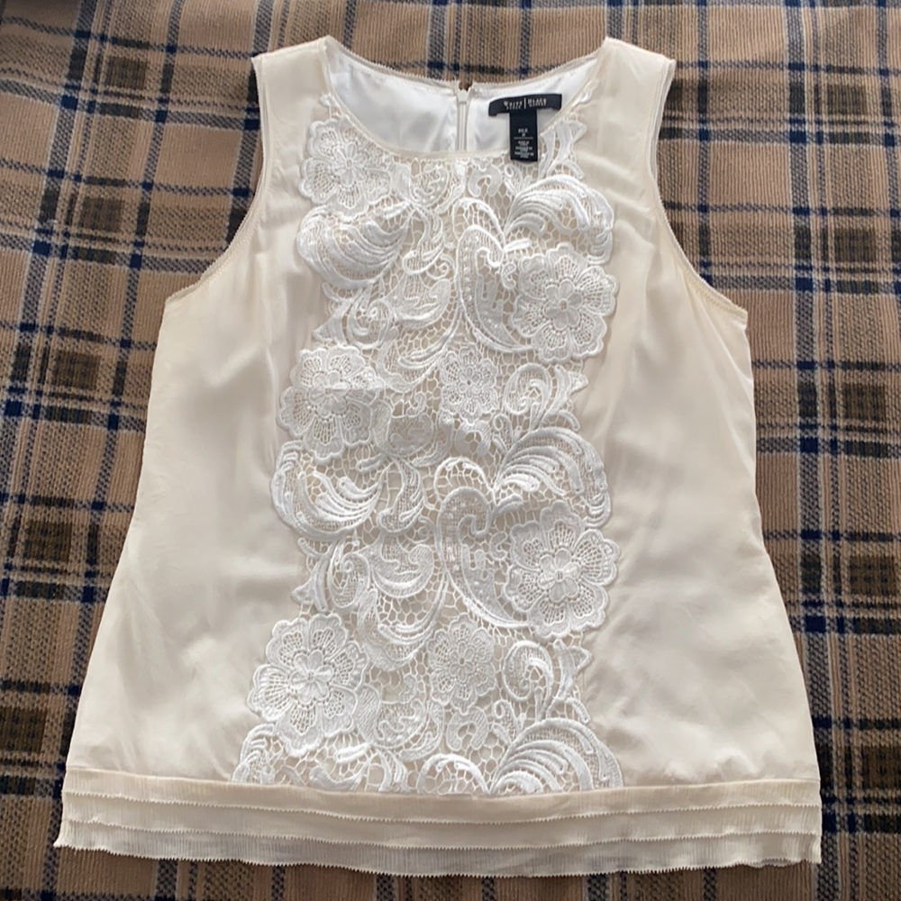 Beautiful blouse - Picture 3 of 4